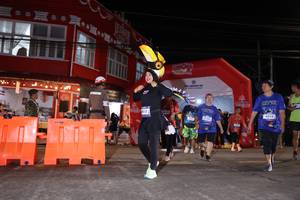 BIB: 4010
                            <button type="button" onclick="openModal(26263475)" class="btn btn-primary btn-sm float-right btn-popup" data-toggle="modal" data-target=".modal-high-quality">
                        <i class="fas fa-shopping-cart"></i> Add to Cart
                    </button>
                                            <button type="button" onclick="isThisMe(26263475, true)" class="btn btn-success btn-sm float-right btn-popup btn-isme hidden" data-toggle="tooltip" data-placement="bottom" title="นี่คือรูปของคุณใช่ไหม คลิกที่นี่เพื่อเอาเข้าอัลบั้ม">
                        <i class="fas fa-plus"></i> Add to album
                    </button>
                    <button type="button" onclick="isThisMe(26263475, false)" class="btn btn-warning btn-sm float-right btn-popup btn-isnotme hidden">
                        <i class="fas fa-ban"></i> Remove from album
                    </button>